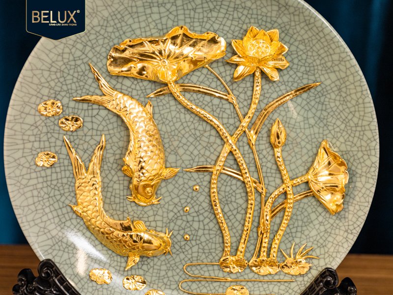 Đĩa Cá Chép Hoa Sen Dát Vàng - D25 (Xanh ngọc)